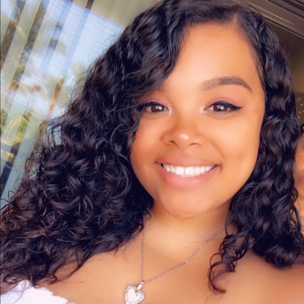 Meet your Posher, Jasmine